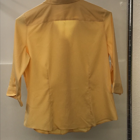 Coldwater Creek brand Ladies No-iron Button Down Shirt - Picture 3 of 10